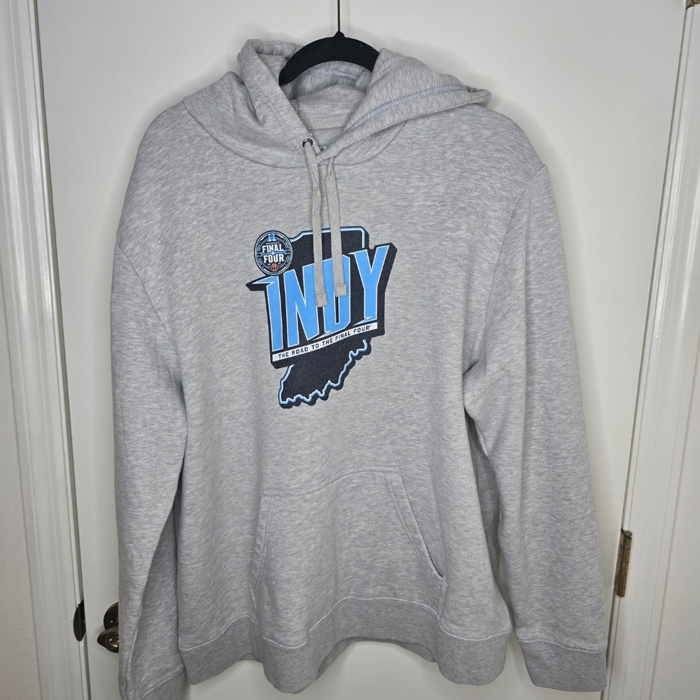 Fanatics Gray and Blue Graphic Sweatshirt